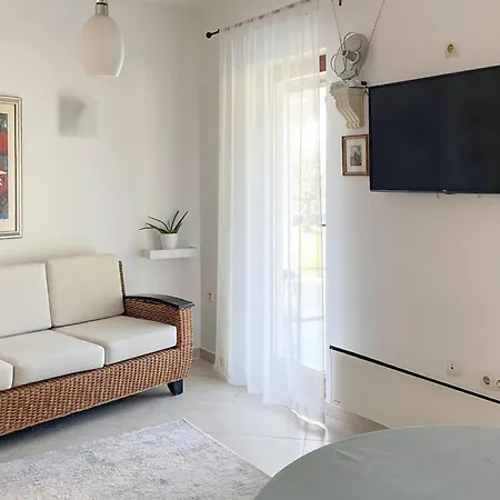 Apartman Beautiful In Gdinj